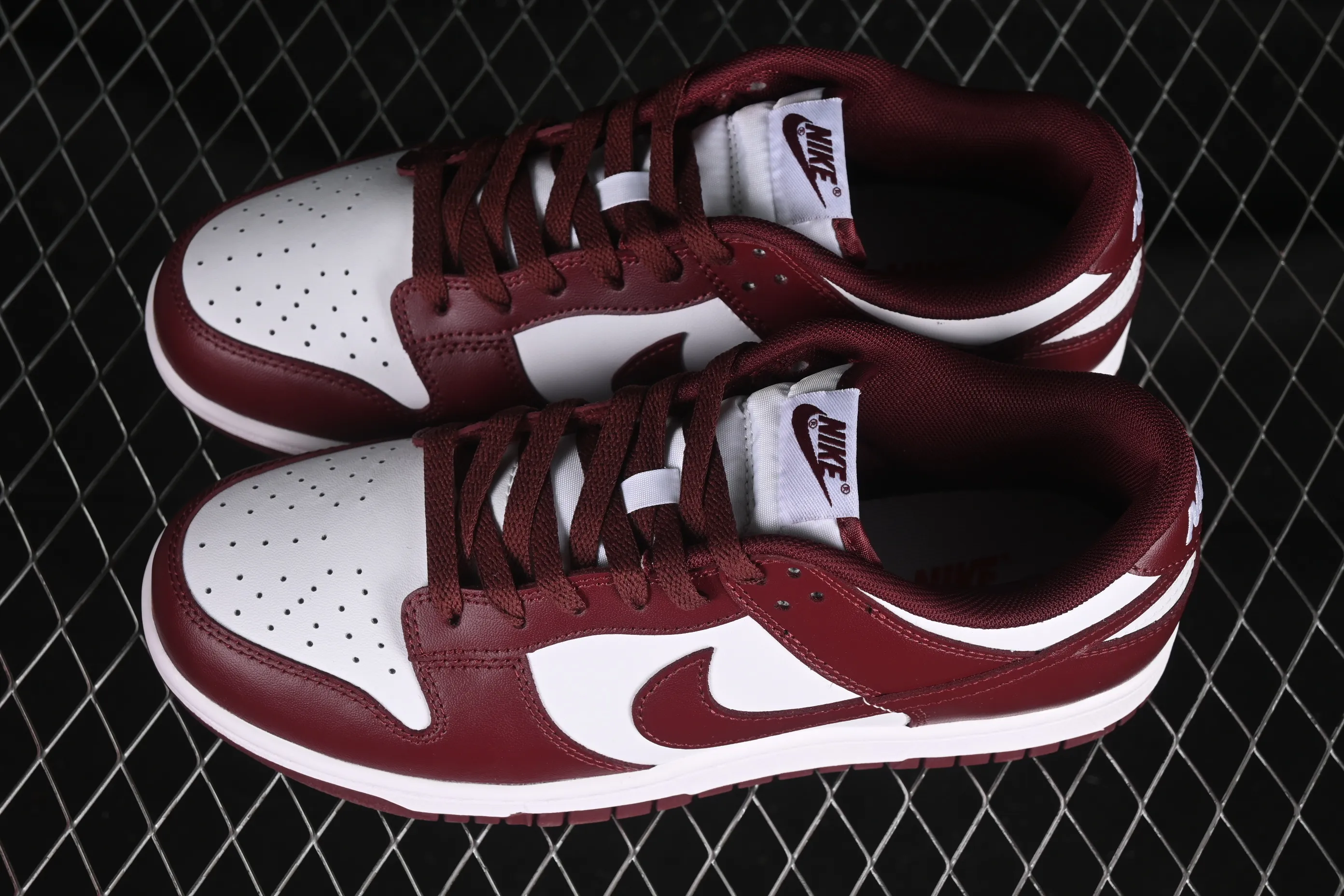 All categories Nk SB Dunk series Nk SB Dunk Low low-top sneakers Nike SB Dunk Low burgundy low-top casual sneakers DV0833-115